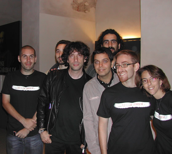 Gaiman con i suoi fans