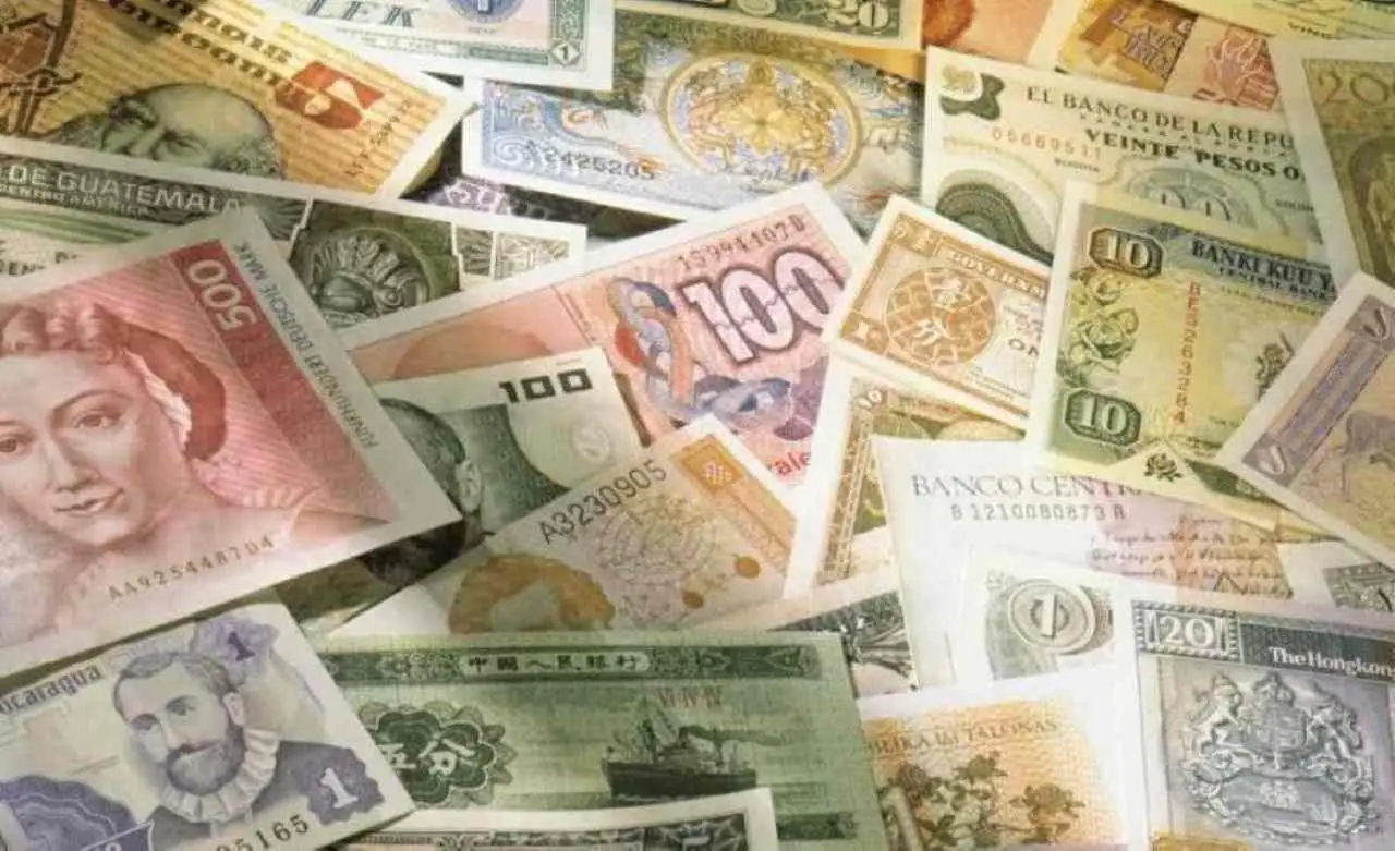 Banconote con più firme differenti: come leggere la storia e capire la rarità